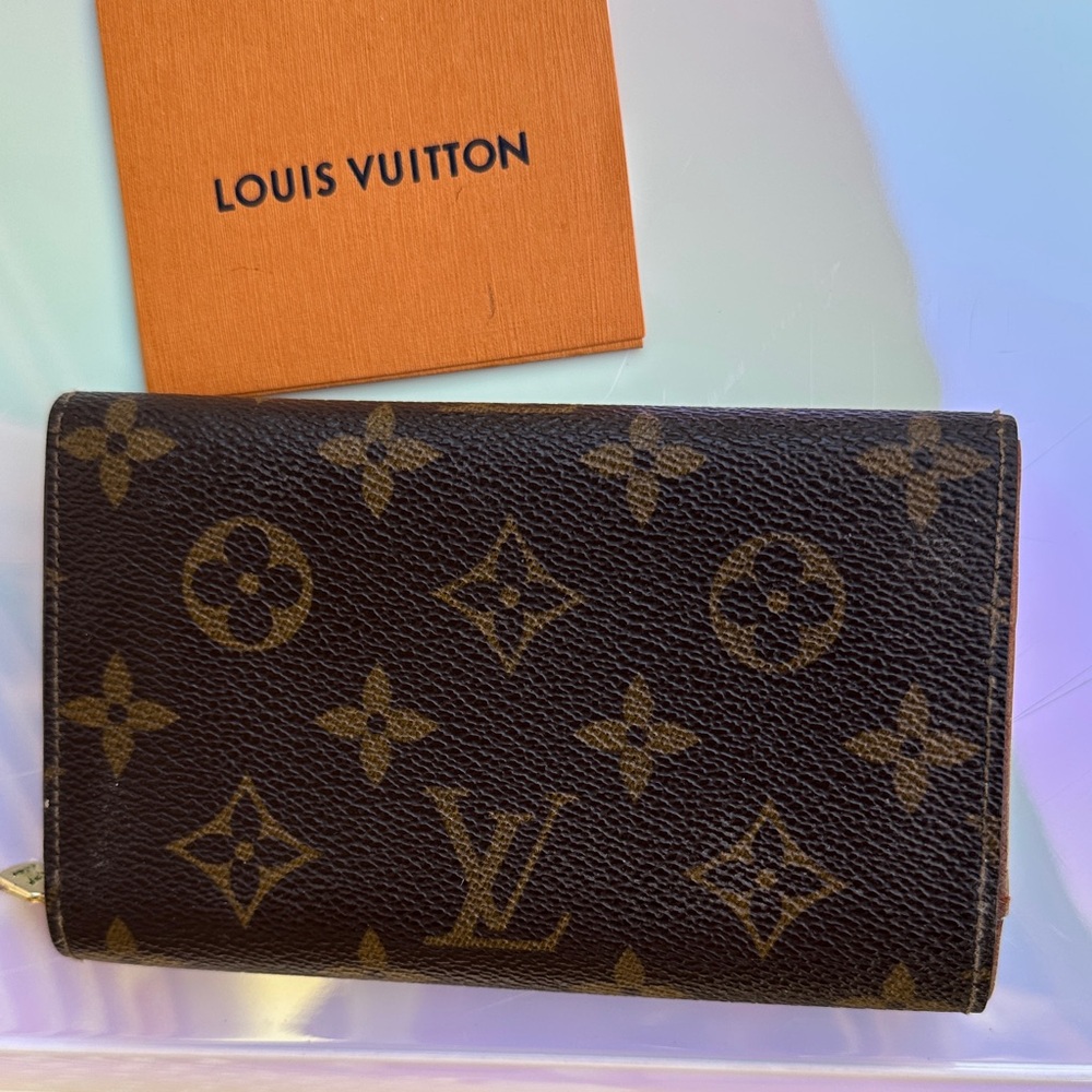 Authentic Louis Vuitton Monogram Wallet - Picture 2 of 10